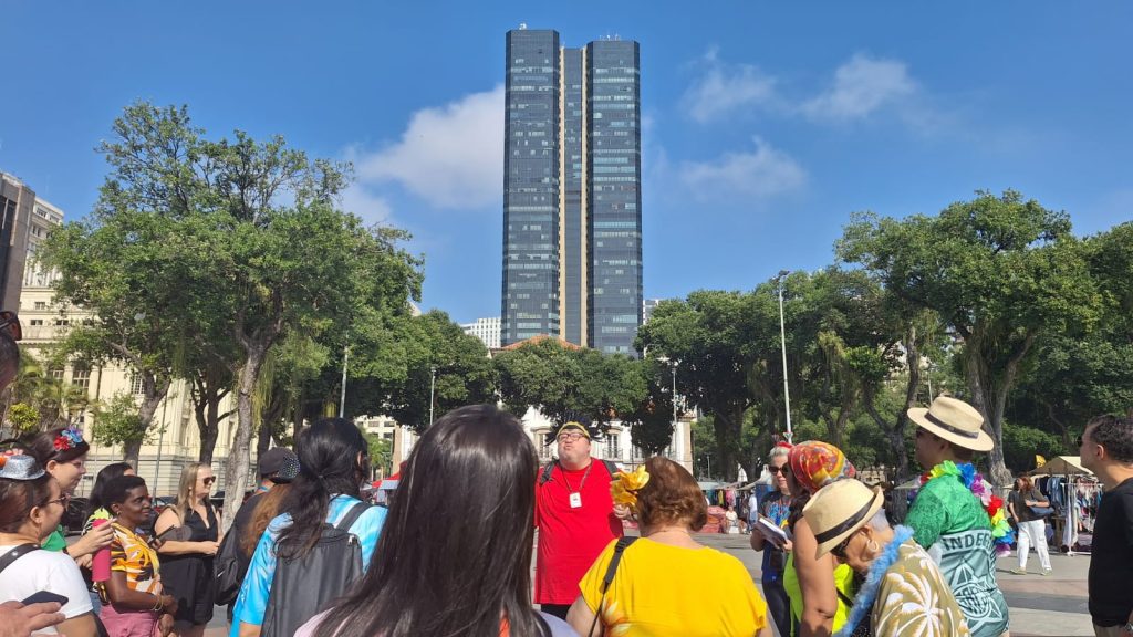 Descubra o Rio de Janeiro ao Som de Lamartine Babo: Um Passeio Inesquecível pelo Centro Histórico