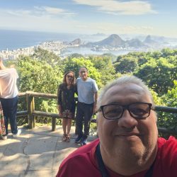 Uma nova maneira de contratar guia de turismo: Meet online antes de viajar! Você sabia que agora é possível contratar seu guia de turismo de forma moderna e segura, fazendo um meet online antes da viagem?